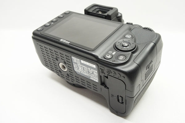 美品 Nikon ニコン D3300 ボディ + AF-S DX 18-55 VR II レンズキット
