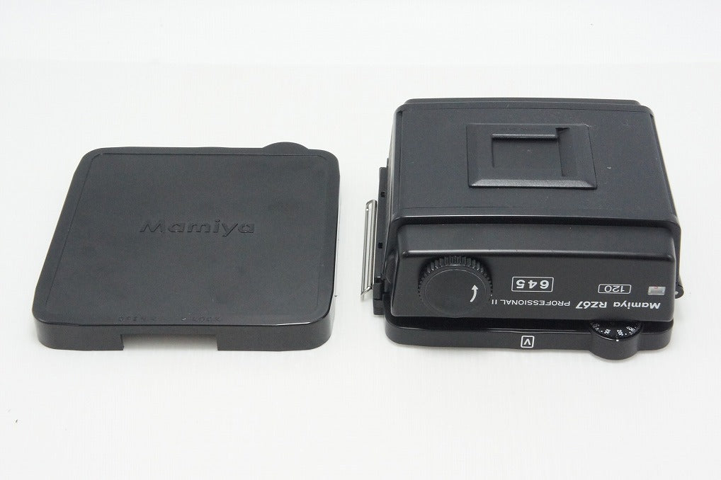 美品 Mamiya マミヤ RZ67 PROFESSIONAL II 645 120 フィルムバック 中判 遮光板 キャップ付 260804u