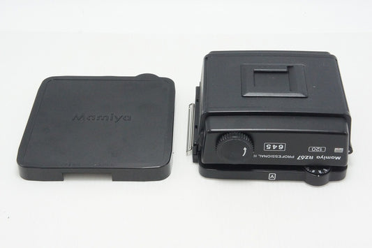 美品 Mamiya マミヤ RZ67 PROFESSIONAL II 645 120 フィルムバック 中判 遮光板 キャップ付 260804u