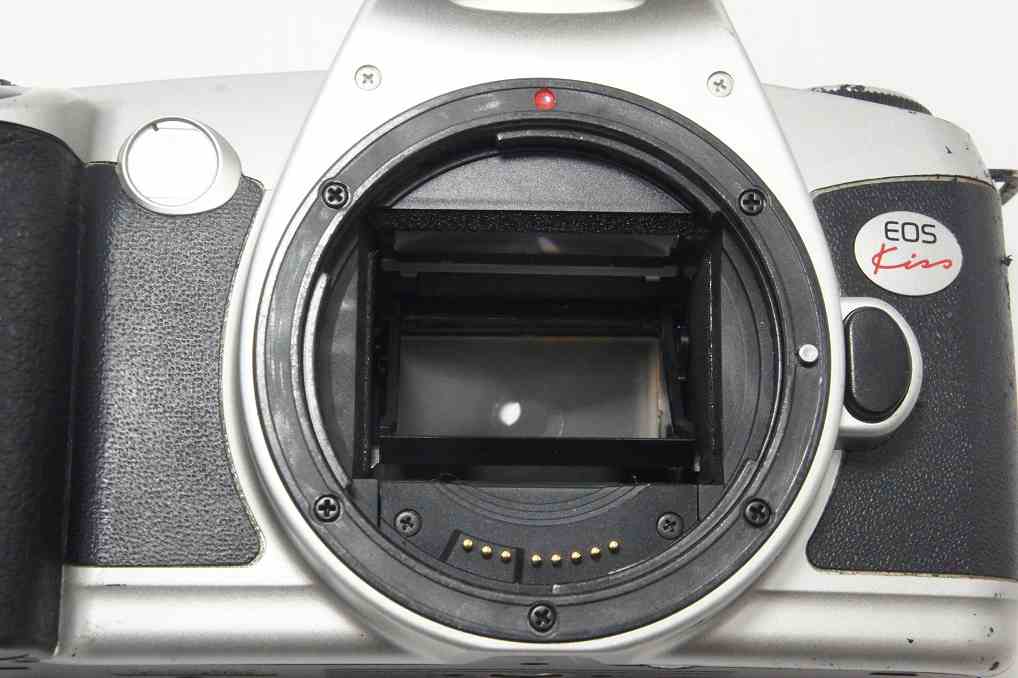 Canon キヤノン EOS Kiss Film ボディ + EF 28-80mm F3.5-5.6 IV USM レンズキット フィルム一眼レフカメラ シルバー 261019e