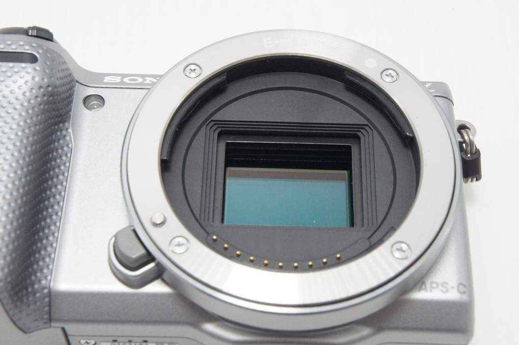美品 SONY ソニー NEX-5R パワーズームレンズキット ミラーレス一眼カメラ シルバー 元箱付 260806c