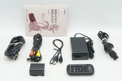 美品 Canon キヤノン iVIS HF M41 デジタルビデオカメラ シルバー 260116h
