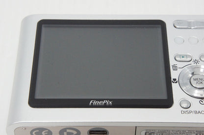 Good Condition FUJIFILM FinePix Z2 Compact Digital Camera Silver 260427i