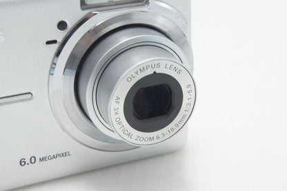 OLYMPUS オリンパス CAMEDIA x-750 コンパクトデジタルカメラ シルバー 元箱付 261021c