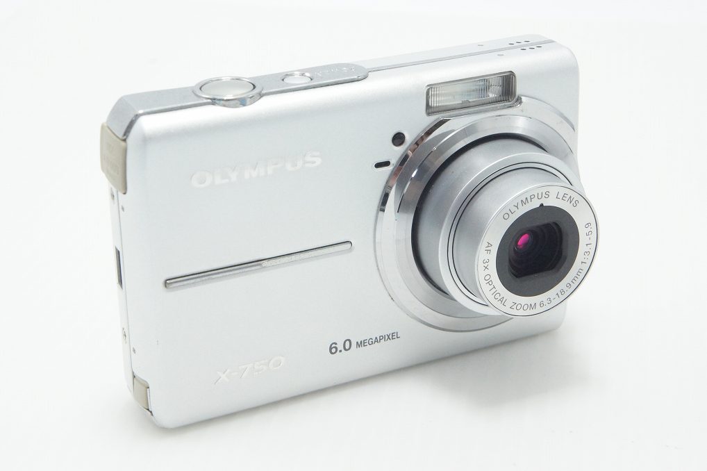 OLYMPUS オリンパス CAMEDIA x-750 コンパクトデジタルカメラ シルバー 元箱付 261021c