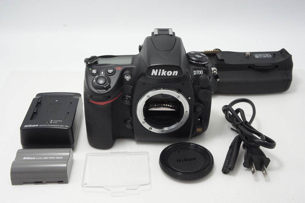 Nikon ニコン D700 ボディ デジタル一眼レフカメラ MB-D10 マルチパワーバッテリーパック付 260806ac