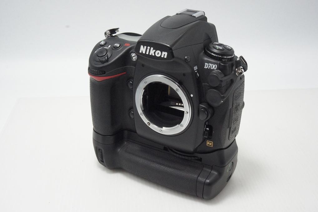 Nikon ニコン D700 ボディ デジタル一眼レフカメラ MB-D10 マルチパワーバッテリーパック付 260806ac