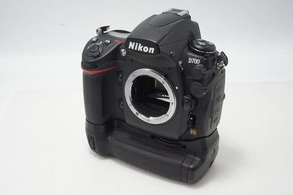 Nikon ニコン D700 ボディ デジタル一眼レフカメラ MB-D10 マルチパワーバッテリーパック付 260806ac