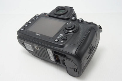 Nikon ニコン D700 ボディ デジタル一眼レフカメラ MB-D10 マルチパワーバッテリーパック付 260806ac
