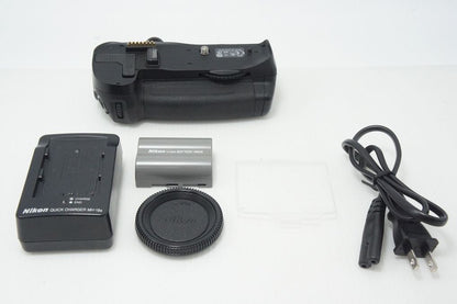 Nikon ニコン D700 ボディ デジタル一眼レフカメラ MB-D10 マルチパワーバッテリーパック付 260806ac