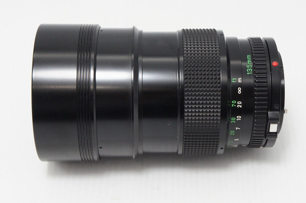 Excellent condition Canon NEW FD 135mm F2 Built-in Hood MF Prime Lens 260424s