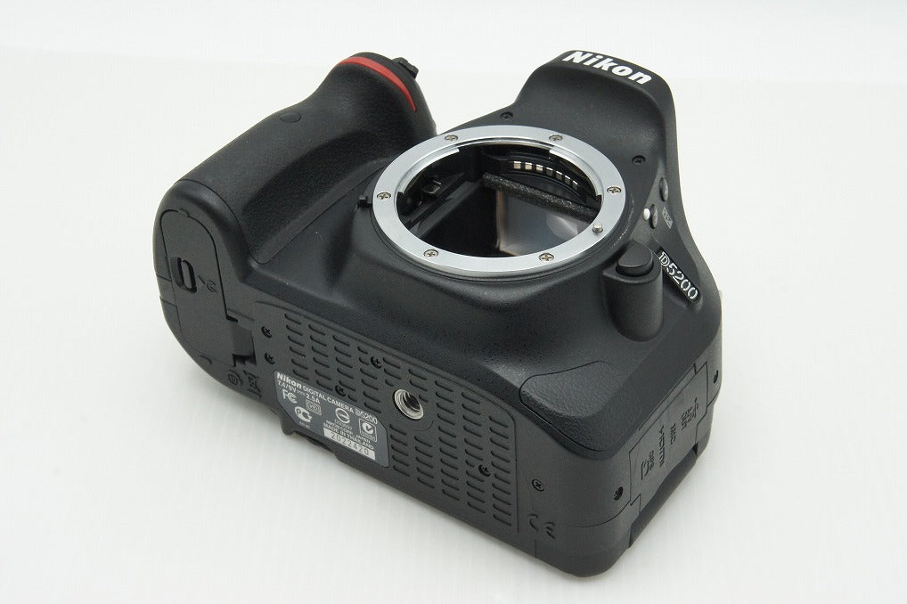 美品 Nikon ニコン D5200 ボディ + AF-S DX 18-55mm VR レンズキット デジタル一眼レフカメラ 260121u