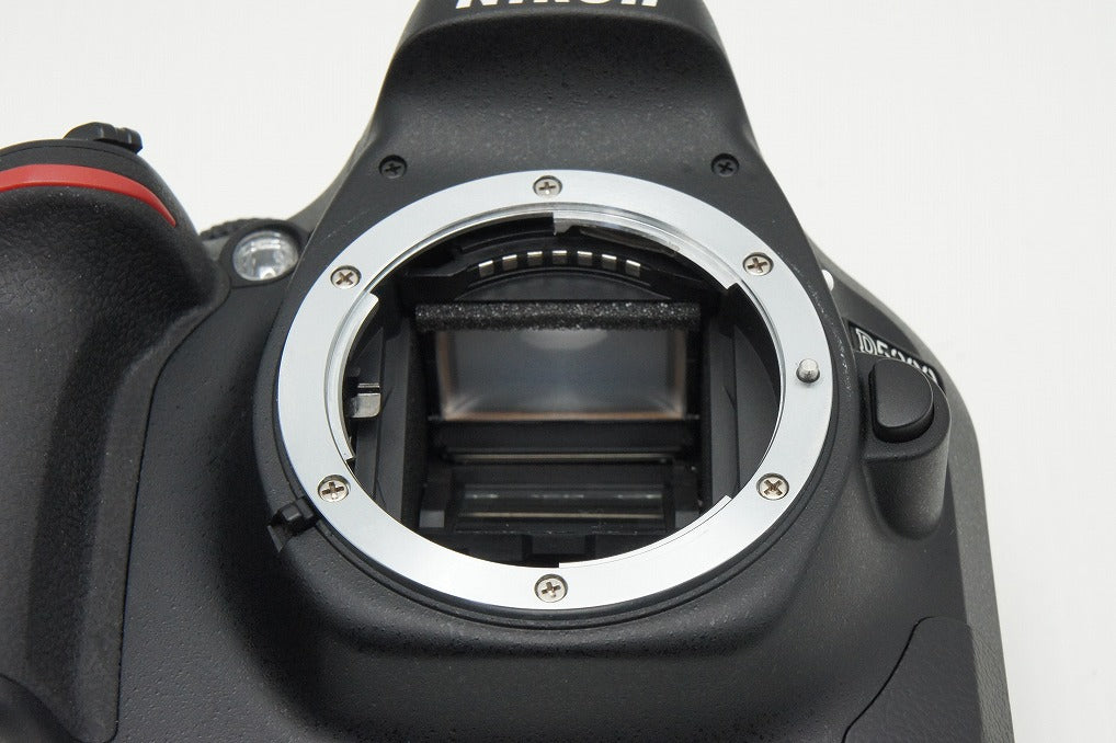 美品 Nikon ニコン D5200 ボディ + AF-S DX 18-55mm VR レンズキット デジタル一眼レフカメラ 260121u