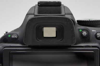 美品 Nikon ニコン D5200 ボディ + AF-S DX 18-55mm VR レンズキット デジタル一眼レフカメラ 260121u