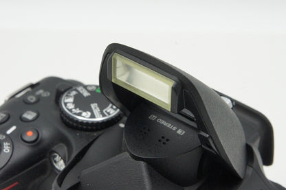 美品 Nikon ニコン D5200 ボディ + AF-S DX 18-55mm VR レンズキット デジタル一眼レフカメラ 260121u