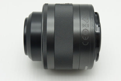 美品 Canon キヤノン EF-M 28mm F3.5 MACRO IS STM EF-Mマウント 単焦点レンズ ポーチ付 260121af