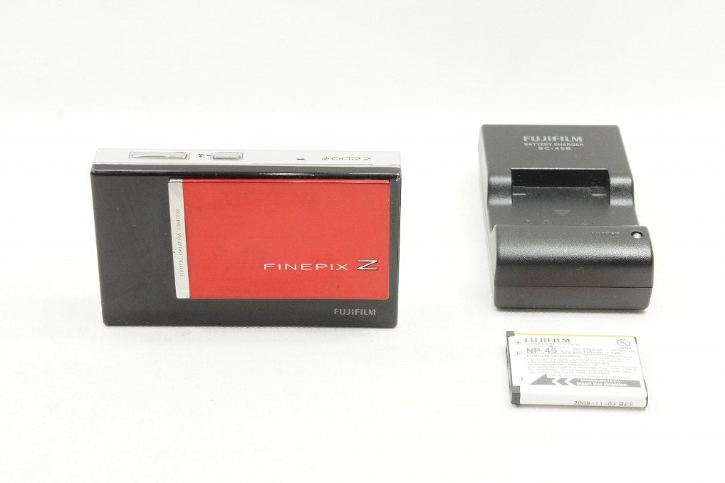 FUJIFILM フジフィルム FinePix Z200fd コンパクトデジタル