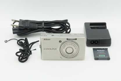 Nikon COOLPIX S500 Compact Digital Camera Silver 260121n