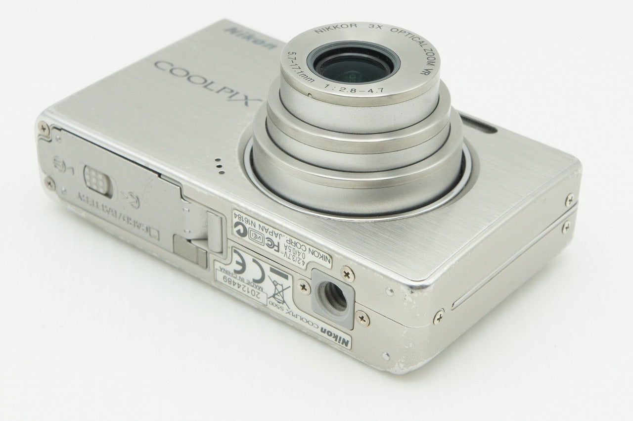 Nikon ニコン COOLPIX S500 コンパクトデジタルカメラ シルバー 260121n