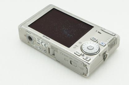 Nikon ニコン COOLPIX S500 コンパクトデジタルカメラ シルバー 260121n