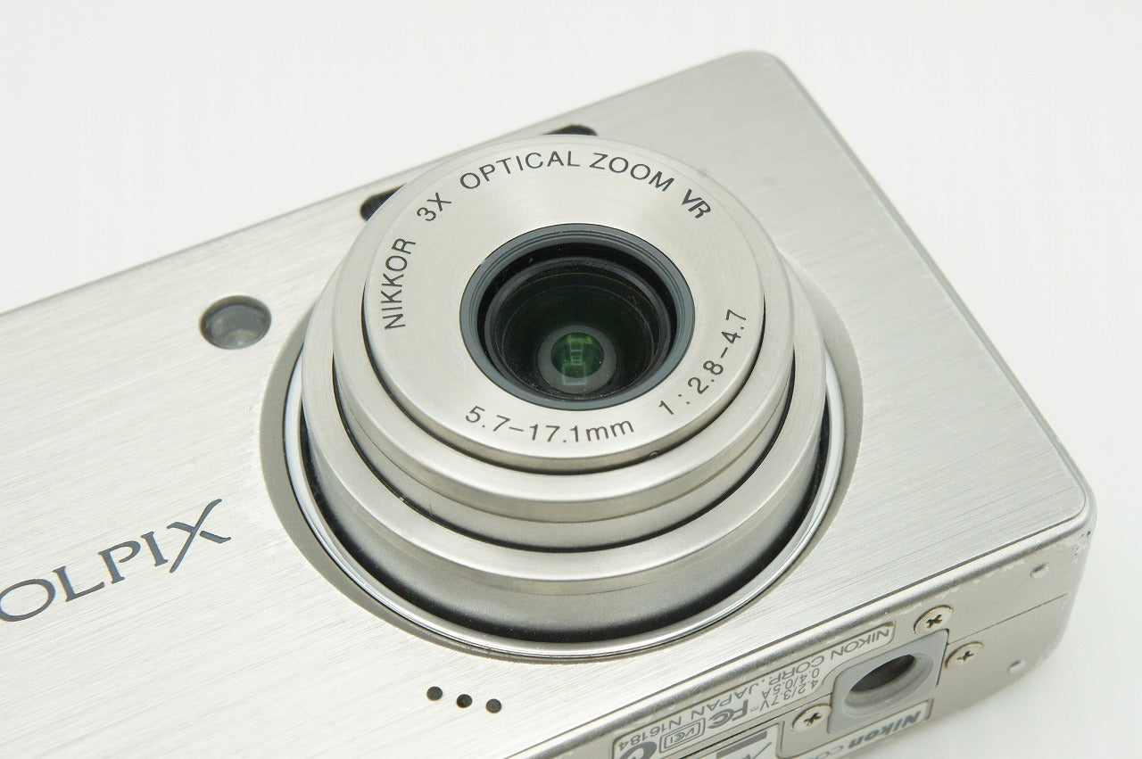 Nikon ニコン COOLPIX S500 コンパクトデジタルカメラ シルバー 260121n