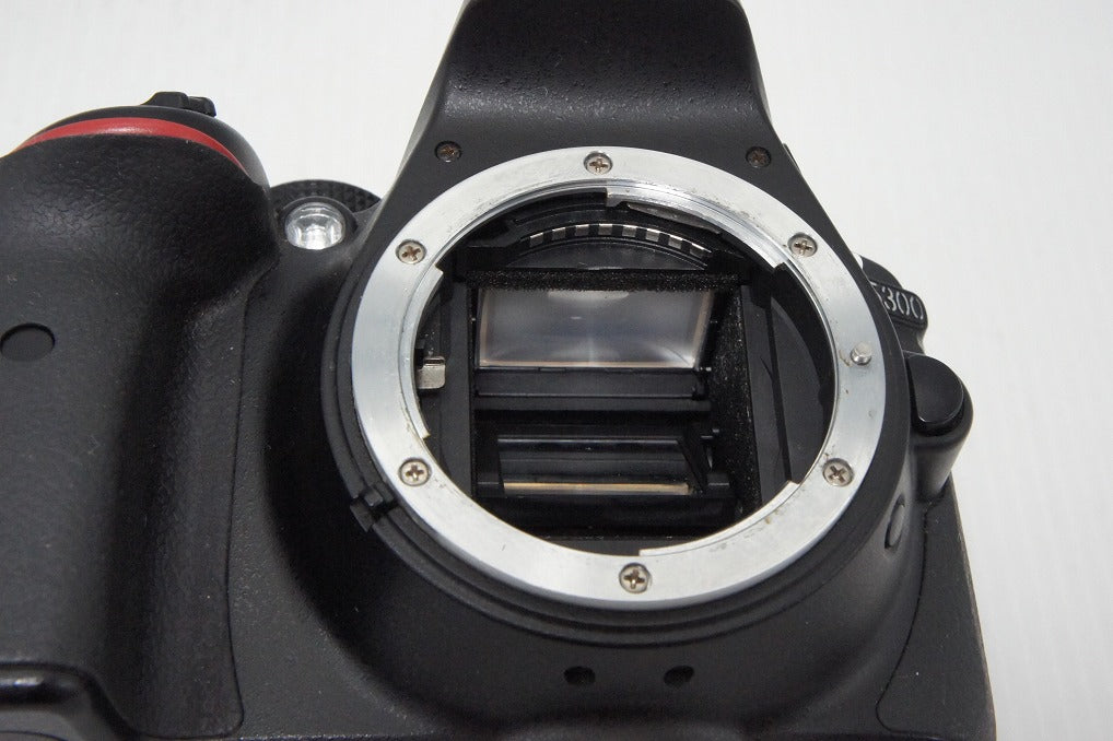 Nikon ニコン D5300 ボディ + AF-S DX 18-55mm VR II レンズキット デジタル一眼レフカメラ 260502z
