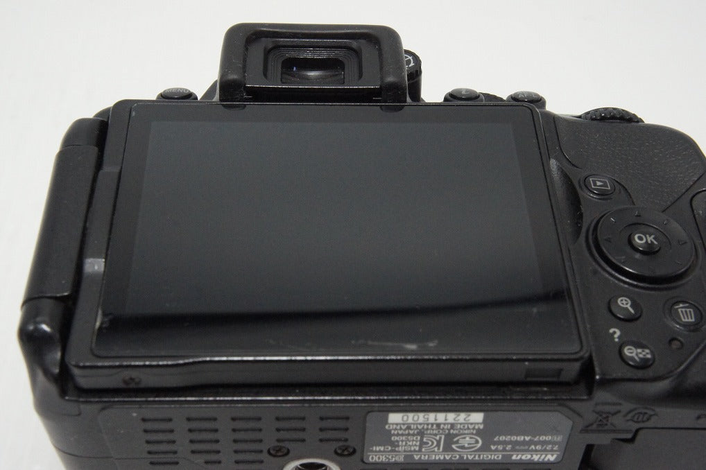 Nikon ニコン D5300 ボディ + AF-S DX 18-55mm VR II レンズキット デジタル一眼レフカメラ 260502z
