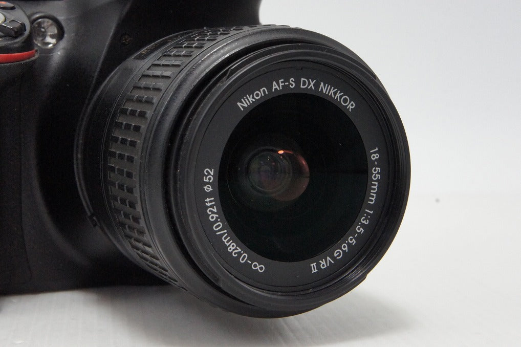 Nikon ニコン D5300 ボディ + AF-S DX 18-55mm VR II レンズキット デジタル一眼レフカメラ 260502z