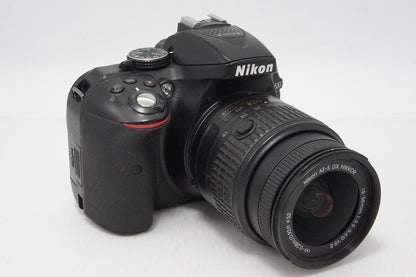 Nikon ニコン D5300 ボディ + AF-S DX 18-55mm VR II レンズキット デジタル一眼レフカメラ 260502z