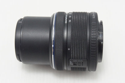 良品 OLYMPUS オリンパス M.ZUIKO DIGITAL 14-42mm F3.5-5.6 II R マイクロフォーサーズ ブラック ズームレンズ 260811x