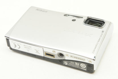 Nikon ニコン COOLPIX S50 コンパクトデジタルカメラ グロスシルバー 元箱付 250721a