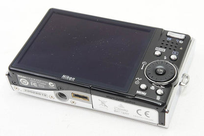 Nikon ニコン COOLPIX S50 コンパクトデジタルカメラ グロスシルバー 元箱付 250721a