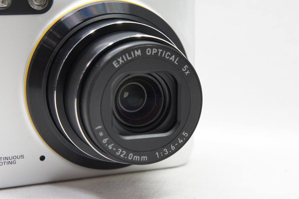 CASIO カシオ EXILIM EX-FC100 コンパクトデジタルカメラ ホワイト 元箱付 250509l