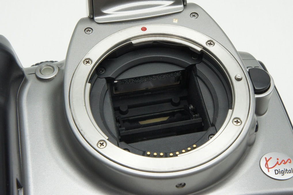 Canon キヤノン EOS Kiss Digital ボディ デジタル一眼レフカメラ シルバー 260123f