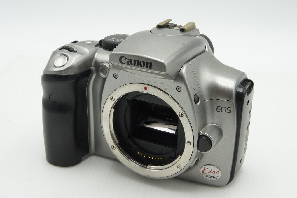 Canon キヤノン EOS Kiss Digital ボディ デジタル一眼レフカメラ シルバー 260123e