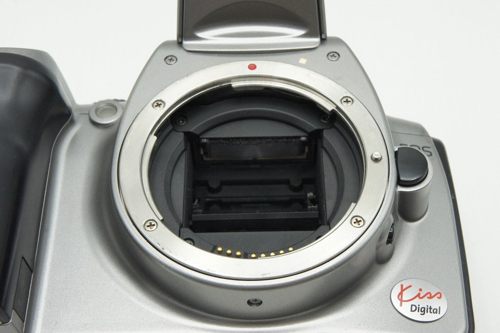 Canon キヤノン EOS Kiss Digital ボディ デジタル一眼レフカメラ シルバー 260123e