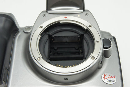 Canon キヤノン EOS Kiss Digital ボディ デジタル一眼レフカメラ シルバー 260123e