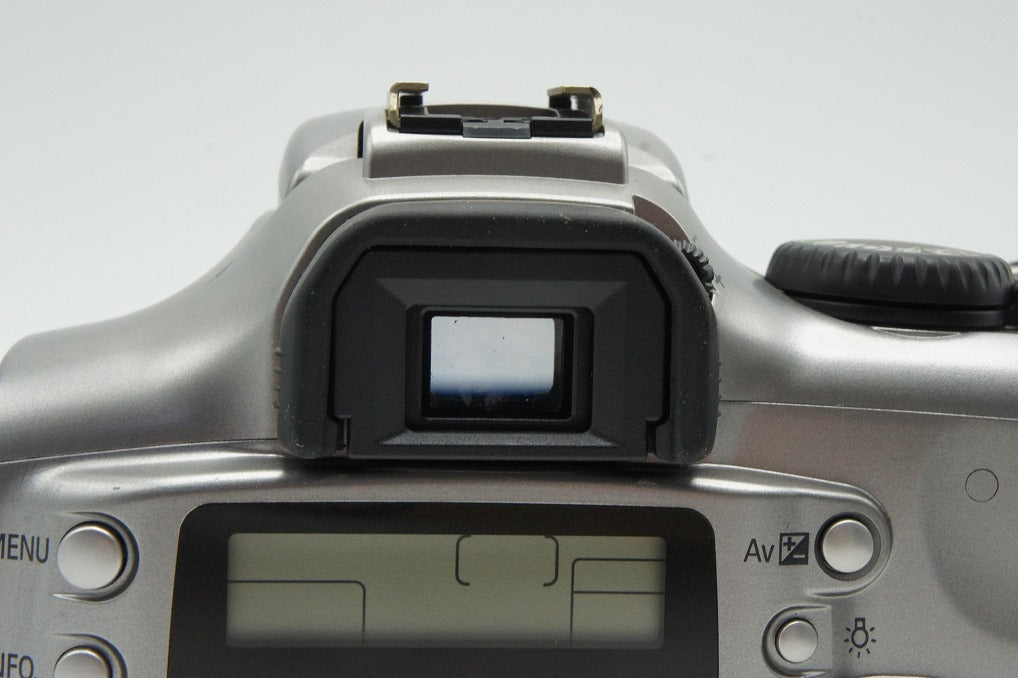 Canon キヤノン EOS Kiss Digital ボディ デジタル一眼レフカメラ シルバー 260123e