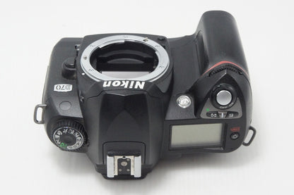 良品 Nikon ニコン D70 ボディ デジタル一眼レフカメラ 260804j