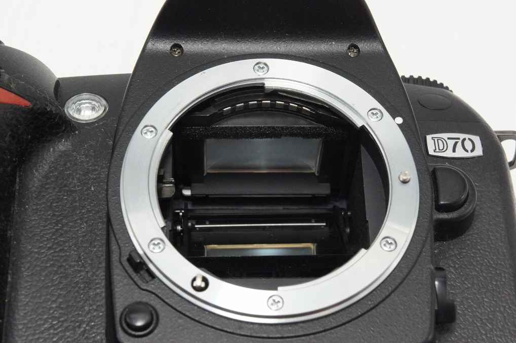 Nikon ニコン D70 ボディ デジタル一眼レフカメラ 260807u