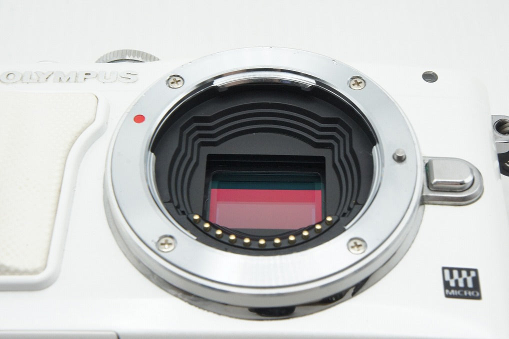 OLYMPUS オリンパス PEN Lite E-PL6 ボディ ミラーレス一眼カメラ ホワイト 元箱付 260310af
