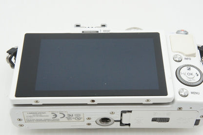 OLYMPUS オリンパス PEN Lite E-PL6 ボディ ミラーレス一眼カメラ ホワイト 元箱付 260310af