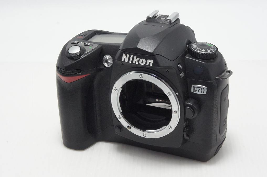 Nikon ニコン D70 ボディ デジタル一眼レフカメラ ブラック バック付 260804e