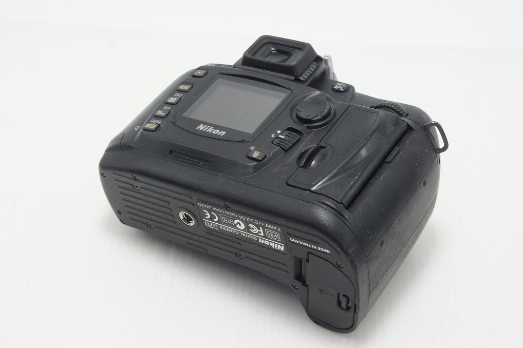 Nikon ニコン D70 ボディ デジタル一眼レフカメラ ブラック バック付 260804e