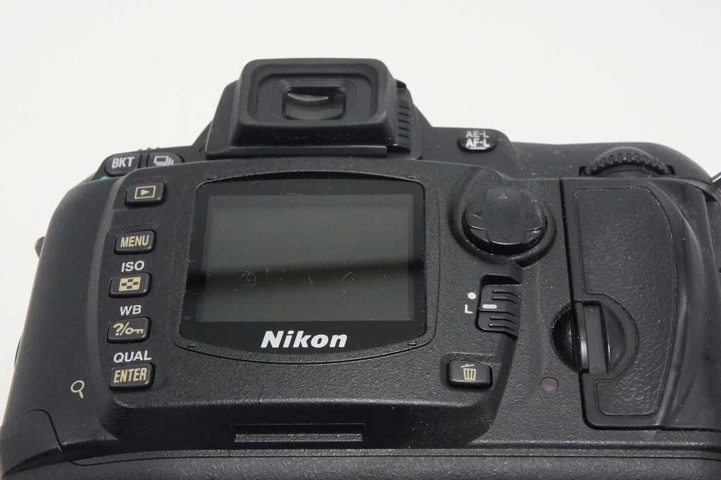 Nikon ニコン D70 ボディ デジタル一眼レフカメラ ブラック バック付 260804e