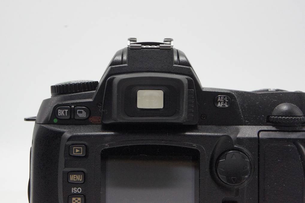 Nikon ニコン D70 ボディ デジタル一眼レフカメラ ブラック バック付 260804e