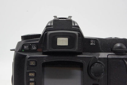 Nikon D70 Digital SLR Camera Body Black with Bag 260804e