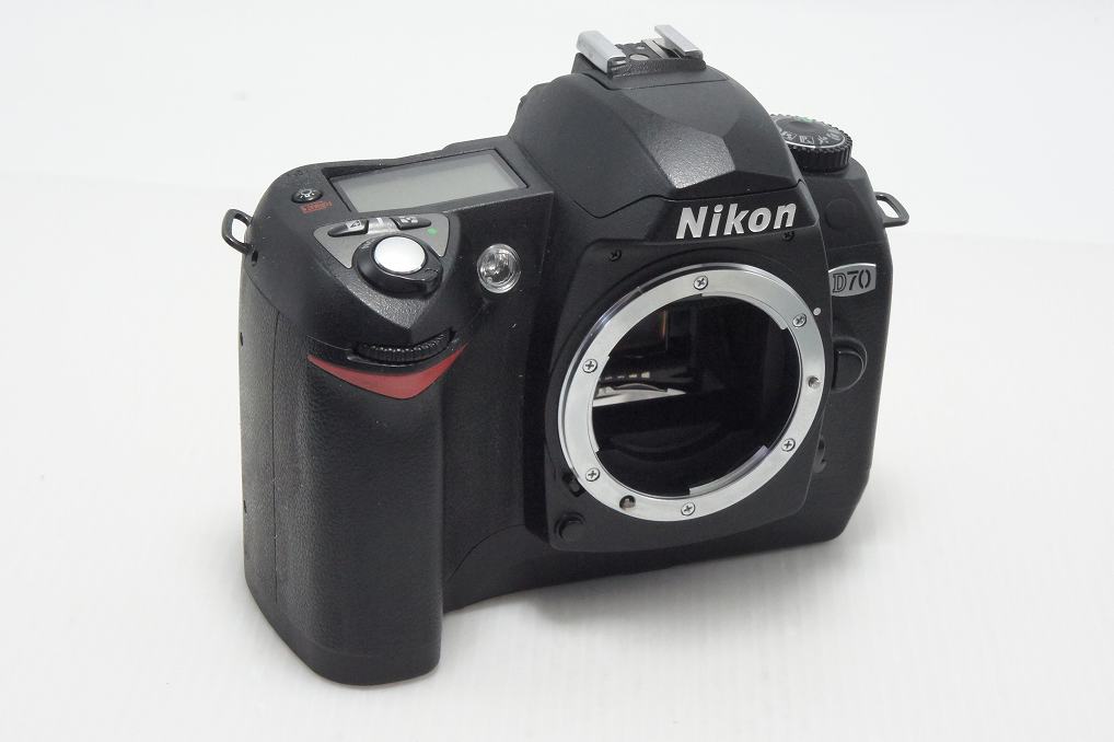 Nikon ニコン D70 ボディ デジタル一眼レフカメラ ブラック バック付 260804e