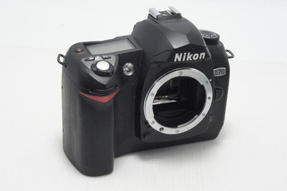 Nikon D70 Digital SLR Camera Body Black with Bag 260804e
