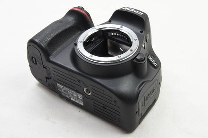 Nikon D5100 ボディ + AF-S DX NIKKOR 18-55mm VR レンズキット デジタル一眼レフカメラ 250515g